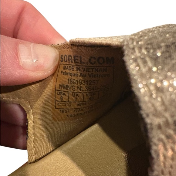 Sorel Metallic Slip-On Loafers Sz 9 - Picture 3 of 3